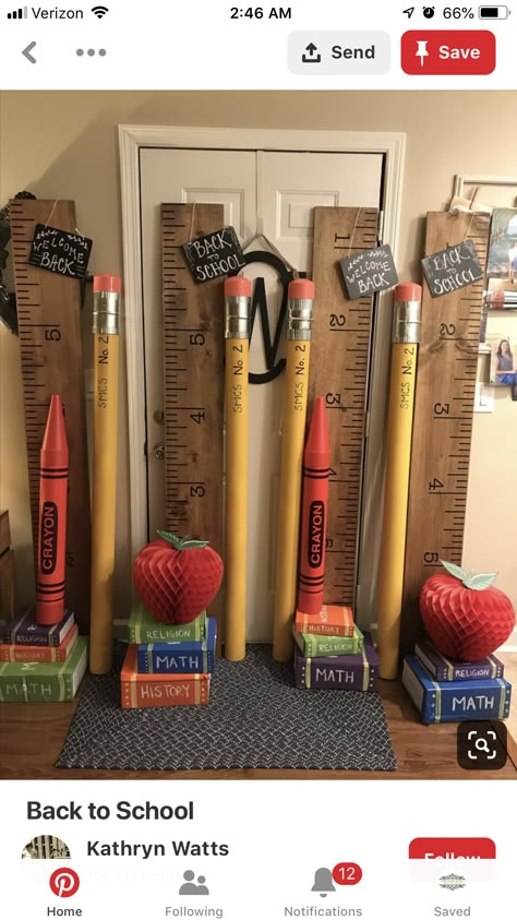 School Decor Ideas, Decor Ideas For Classroom, Back To School Decor, Ideas For Classroom, Decoration Vitrine, Teacher Craft, School Displays, Back To School Night, Back To School Crafts