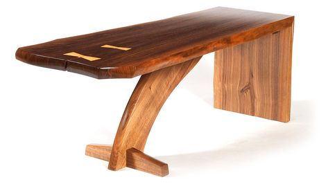 Live-Edge Coffee Table Plan - FineWoodworking Barnwood Ideas, Banana Holder, Furniture Desk, Coffee Table Plans, Andaman Islands, Woodworking Desk, Woodworking Chair, Craftsman Furniture, Rustic Desk