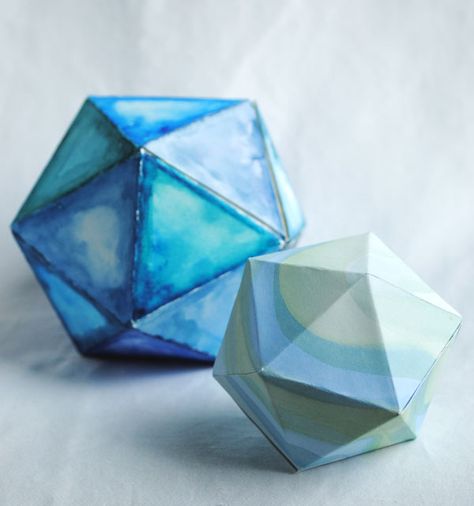 Icosahedron Decor | free paper template | Creative in Chicago #geometry #shapes #papercrafts Icosahedron Template, Paper Crafts Animals, Paper Template Free, Cardstock Crafts, Crafts Animals, Paper 3d, Origami And Quilling, 6th Grade Art, Paper Mache Art