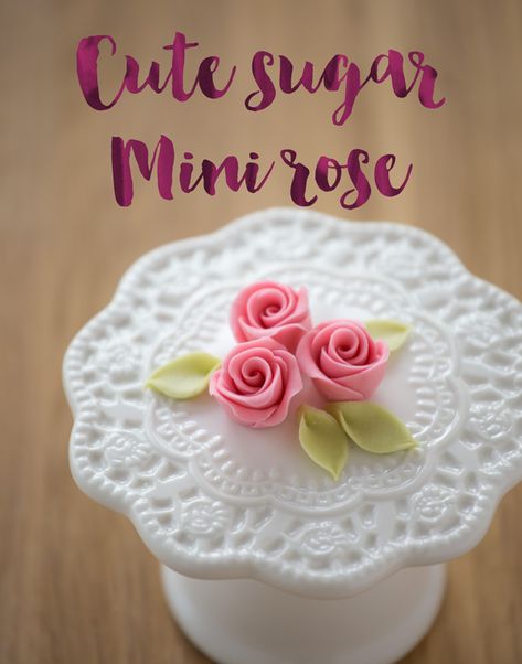 80th Cupcakes, Piping Tricks, Rose Cake Decorating, Fondant Rose Tutorial, Easy Minecraft Cake, Clay Roses, Sugar Flowers Tutorial, Fondant Flower Tutorial, Fondant Bow