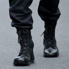 Combat Boots Aesthetic, Military Shoes, Spring Summer Shoes, Boots Outfit Men, Black Boots Men, Military Combat Boots, Mens Hiking Boots, Military Combat, Mens Winter Boots