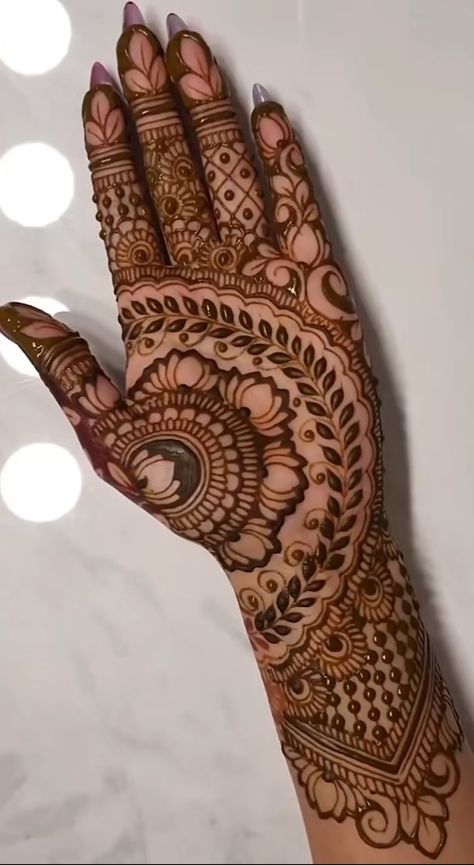 🌸 Mehendi Both Hands, Mehendi Designs For Rakshabandhan, Mahendiii Design, Rakshabandhan Outfit Ideas, Mehendi Aesthetic, Indian Mehndi Design, Mehendi Designs For Hands, Beautiful Simple Mehndi Design, Front Mehndi Design