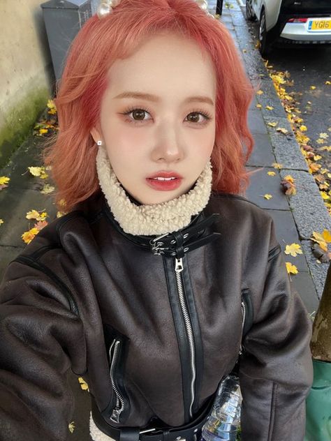 Sieun Stayc, Kpop Core, Stayc Sieun, Jang Yeeun, Starting From The Bottom, Winter 23, Kpop Idols, Kpop Outfits, Girl Icons