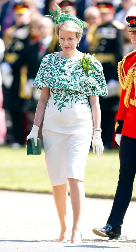 Daily Queen, Queen Mathilde Of Belgium, Royal Portraits, Founders Day, Queen Rania, Green Leaf Print, Royal Queen, Royal Outfits, European Royalty