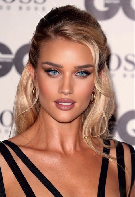 Eye Makeup Blonde Hair, Makeup Blonde Hair, The Dark Feminine, Women Goddess, Goddess Women, Feminine Makeup, Dark Eye Makeup, Blonde Ambition, Red Carpet Hair