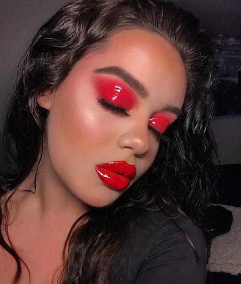 Ursula Makeup, Monochromatic Makeup, Monochrome Makeup, Glossy Makeup, Red Makeup, Glow Kit, Creative Makeup Looks, Fantasy Makeup, Editorial Makeup