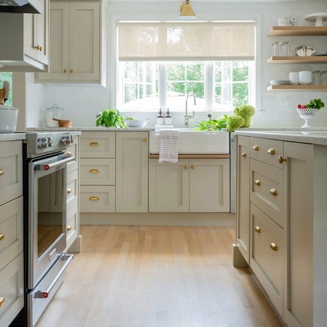 Tan Kitchen Cabinets, Taupe Kitchen Cabinets, Tan Kitchen, Kitchen Cabinet Style, Greige Kitchen, Taupe Kitchen, Homeowner Tips, Farmhouse Style Bedrooms, Farmhouse Kitchen Cabinets