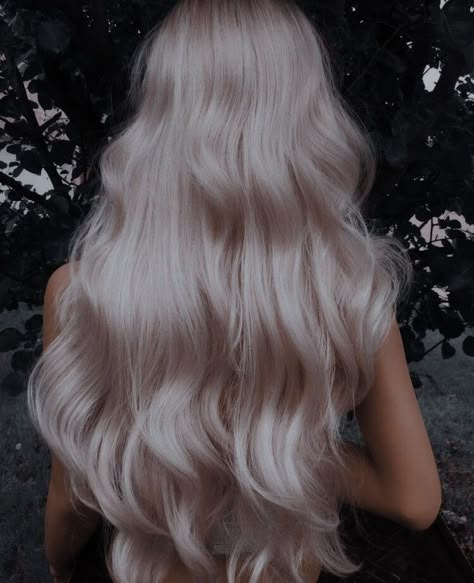 Curly White Hair, A Shadow In The Ember, Shadow In The Ember, White Long Hair, Flesh And Fire, Winter Ashby, Blonde Aesthetic, Long White Hair, White Blonde Hair