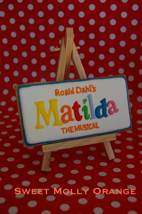 Matilda The Musical Cookies Matilda Birthday Party Ideas, Matilda The Musical Party Ideas, Matilda Party, Matilda Jr, Matilda Musical, Matilda The Musical, Decorator Frosting, Cookie Images, Cookie Connection