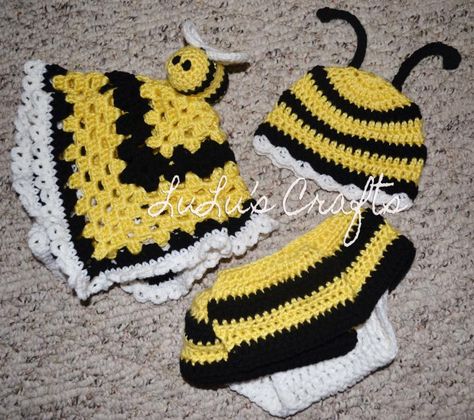 Bumble Bee Hat ~ Free Pattern Crochet Bumble Bee, Bee Hat, Crochet Baby Photo Prop, Bee Crochet, Crochet Photo Props, Yarn Box, Crochet Diaper Cover, Crochet Newborn, Crochet Lovey