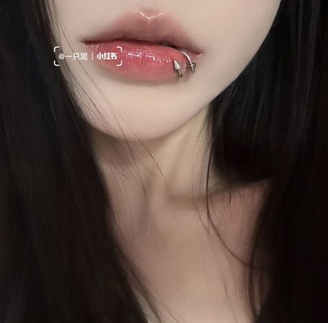 Corner Lip Piercing, Y2k Lip Piercing, Two Bottom Lip Piercings, Spiral Lip Ring, Pearsings Lip, Female Lip Piercing, Cute Lip Piercings Ideas, Jungkook Double Lip Piercing, Sideways Eyebrow Piercing