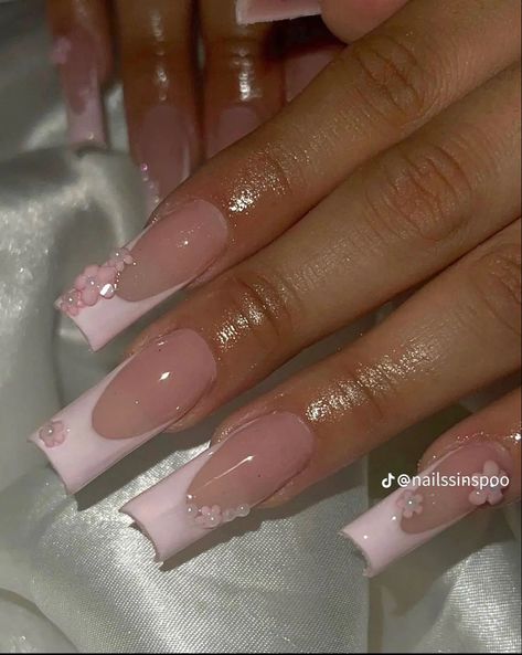 Acrylics Aesthetic, Nails Daisy, Acrylic Nails Almond Shape, Baddie Nails, Daisy Nails, Girly Acrylic Nails, Simple Acrylic Nails, French Acrylic Nails, Short Square Acrylic Nails