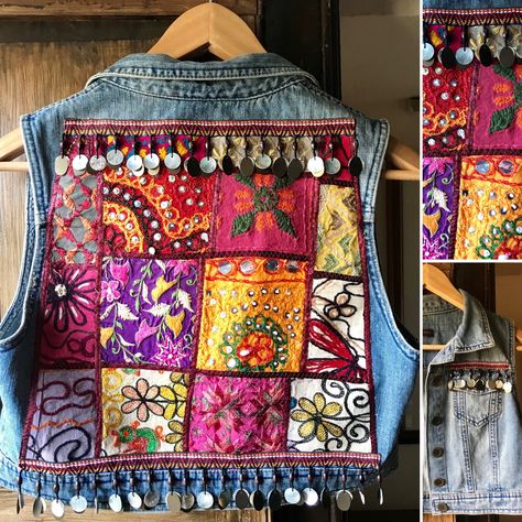 Jeans Jacket For Navratri, Navratri Denim Jacket For Women, Traditional Denim Jacket, Denim Jacket Diy, Denim Jacket Embroidery, Upcycled Denim Jacket, Diy Denim Jacket, Embellished Denim Jacket, Denim Embroidery