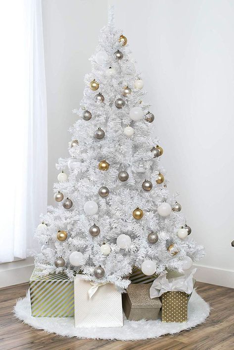 Merry Chrysler, Full Christmas Tree, White Artificial Christmas Tree, White Christmas Tree Decorations, Creative Christmas Trees, Pine Christmas Tree, White Christmas Trees, Unique Christmas Trees, A White Christmas