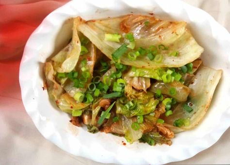 Stir fry Iceberg lettuce Iceberg Lettuce Recipes, Fried Lettuce, Veggie Casseroles, Chopped Salads, Lettuce Recipes, Chinese Cooking Wine, Kidney Diet, Cranberry Salad, Warm Salad