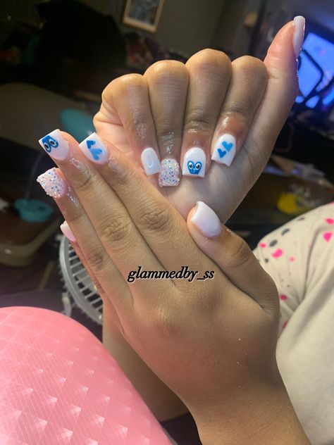 Short Nails With Charms, Cdg Nails, Acrylic Short Nails, Nails With Charms, Girly Acrylic, Girly Acrylic Nails, Short Nails, Cute Nails, Acrylic Nails