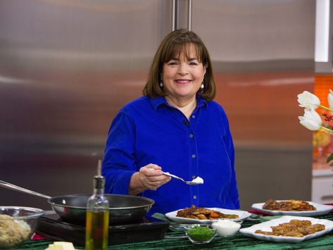 Ina Garten Wants You to Throw Out This Kitchen Tool Every Year | SELF Ina Garten Roast Chicken, Golden Food, Freezing Bread, Ina Garden, Perfect Roast Chicken, Pastas Recipes, Breakfast For A Crowd, Ina Garten Recipes, Food Network Star