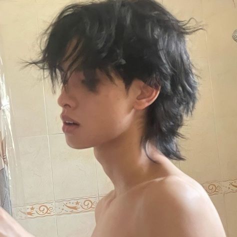 Long Textured Hair, Wolf Cut Hairstyles, Asian Man Haircut, Mod Hair, Androgynous Hair, Wavy Hair Men, Cut Hairstyles, Men Hair Color, Hair Inspiration Short