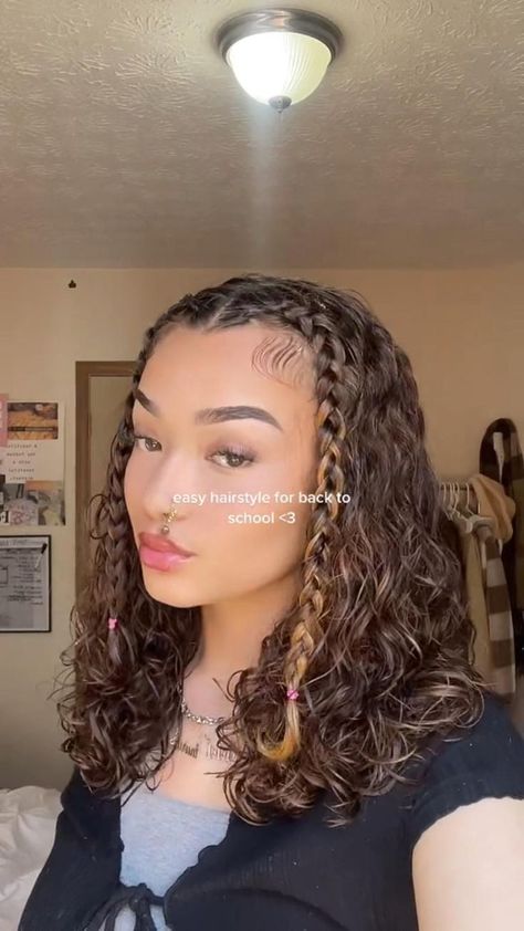 Back To School Hairstyle, Healthy Curly Hair, Pinterest Cute, Mixed Curly Hair, Curly Hair Videos, Cute Curly Hairstyles, Curly Hair Styles Easy, Hairdos For Curly Hair, School Hairstyles