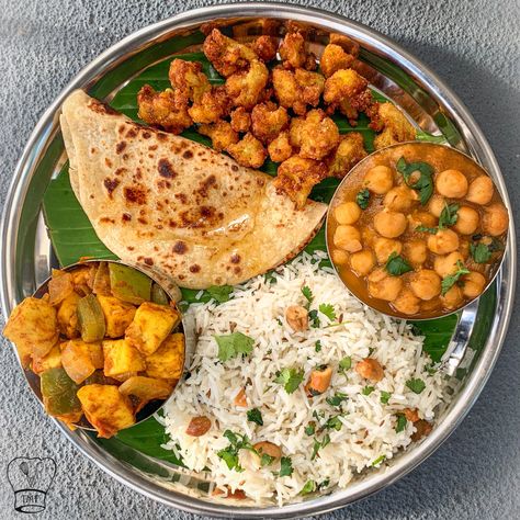 Jeera rice, kadai paneer, channa masala, gobi 65, ghee roti Delicious Food Images, North Indian Thali, Fried Rice Cauliflower, Baked Indian Snacks, Lunch Pictures, Gobi 65, Lunch Thali, Kadai Paneer, Rice Cauliflower