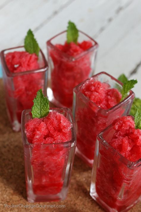 Quick, easy and refreshing - How to make Granita - use your favorite frozen fruit in this super easy recipe! Watermelon Desserts, Fruit Tea Recipes, Strawberry Daiquiri Recipe, Budget Friendly Meals, Granita Recipes, Frozen Drink, Energy Smoothies, Delish Desserts, Healthy Blueberry