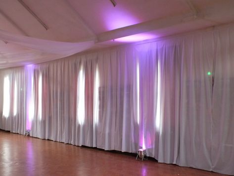 Transform An Ugly Reception Venue With These DIY Tricks - Wedding Planning Ideas By WeddingFanatic Gym Wedding Reception, Wedding Reception Rooms, Diy Drapes, Draping Ideas, Draping Wedding, Event Planning Decorations, Event Hall, Pipe And Drape, Diy Event