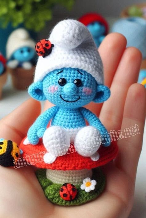 Amigurumi The Smurfs Free Pattern-1 Character Crochet Patterns Free, Arigumi Crochet Amigurumi, Crochet Smurf, Disney Crochet Patterns, Knit Doll, Crochet Doll Tutorial, Crochet Toys Free, The Smurfs, Crochet Disney