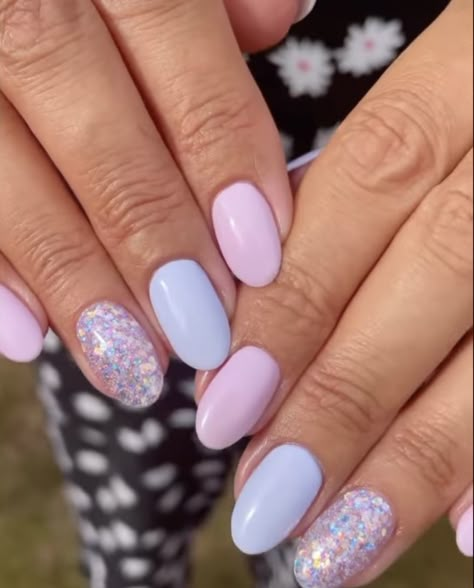 Nails For Gender Reveal Party, Gender Reveal Dip Nails, White Gender Reveal Nails, Gender Reveal Manicure, Nails Gender Reveal Cute Ideas, Water Gender Reveal Ideas, Gender Revel Nail Ideas, Gender Reveal Gel Nails, Flower Gender Reveal Ideas