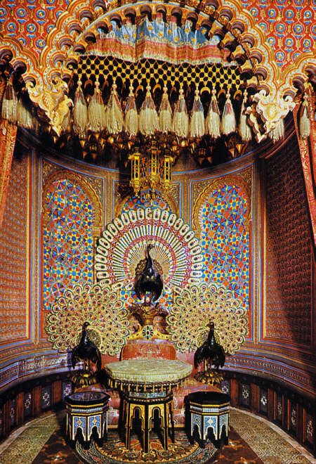 Peacock Throne, Middle Eastern Decor, Ombre Wallpaper Iphone, Germany Castles, Ancient Technology, Peacock Art, Gorgeous Bedrooms, Colorful Space, Indian Heritage