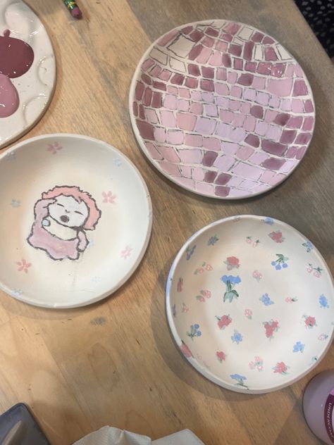 Ceramic Trinket Dish Painting Ideas, Diy Pottery Painting, Pottery Inspo, Color Me Mine, Paint Your Own Pottery, Pottery Painting Designs, Keramik Design, Painted Plates, Pottery Crafts