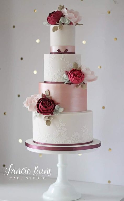 Burgundy blush fancie buns Rose lustre stencil Gold Lace Wedding Cake, Burgundy Cake, Gold Wedding Cakes, Burgundy Wedding Cake, Blush Wedding Cakes, Rose Gold Wedding Cakes, Wedding Cakes Elegant, Wedding Cake Roses, Pink And Burgundy