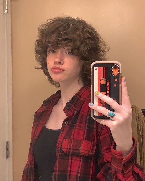 Nonbinary Hair Curly, Nonbinary Hair, Short Hair Tomboy, Dip Dye Hair, Haircuts For Curly Hair, Hair Collection, Dye My Hair, Hair Reference, Cut My Hair