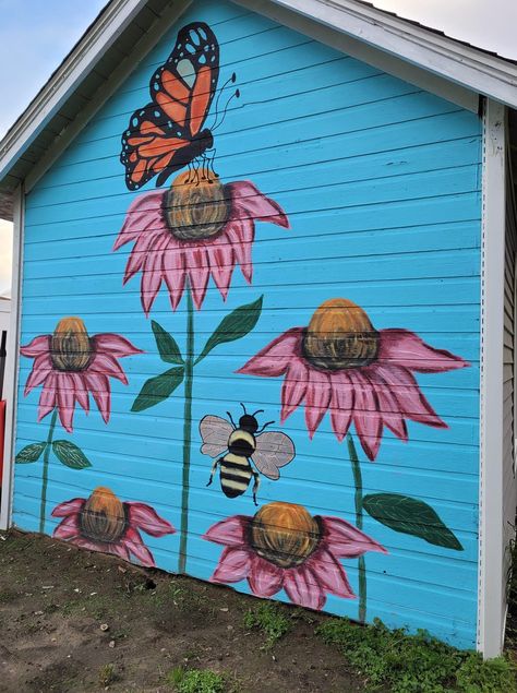 Fun Shed Painting Ideas, Chicken Coop Painting Ideas, Shed Murals Outdoor, Switzerland Beach, Fence Mural Ideas, Sunflower Mural, Outdoor Woodworking Projects, Garden Fence Art, Garden Mural