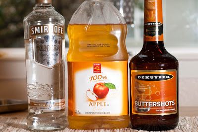 Carmel Vodka, Cider Drink Recipes, Crockpot Apple Cider, Apple Cider Uses, Cider Cocktail Recipes, Apple Cider Drink, Spiked Apple Cider, Cider Sangria, Cider Drinks