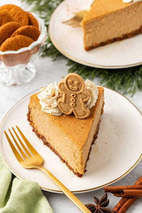 Gingerbread Cheesecake Ginger Bread Cheesecake Recipes, Gingerbread Crust Cheesecake, Easy Gingerbread Cheesecake, Gingerbread Cheesecake Recipes, Ginger Bread Cheesecake, Gingerbread Pizza, Christmas Dessert Gingerbread, Spiced Cheesecake, Gingerbread Crust