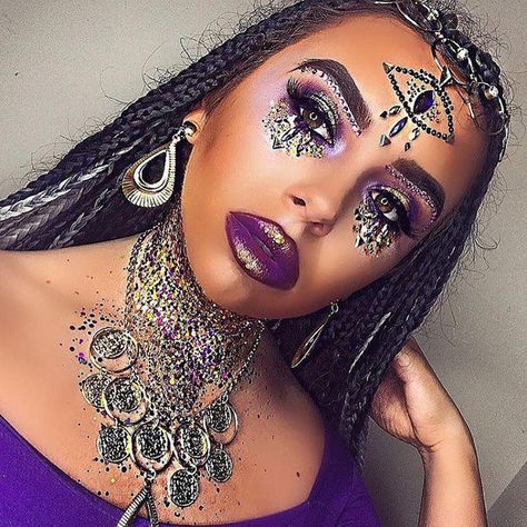 Princes Makeup, Fortune Teller Makeup, Carnaval Make-up, Fortune Teller Costume, Halloween Make-up Looks, Creepy Halloween Makeup, Halloween Makeup Pretty, Cool Halloween Makeup, Halloween Makeup Scary