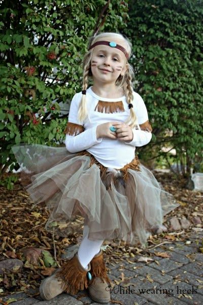 Indian Girl Costumes, Heels Indian, Indian Birthday Parties, Christmas Posts, Native American Dress, Wilde Westen, Diy Kostüm, Indian Party, Running Costumes