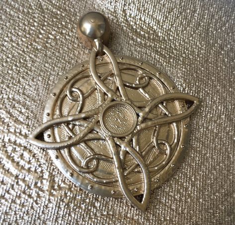 Amulet of Mara (Main Piece) by DefineLimit - Thingiverse Amulet Of Mara, Elder Scrolls V Skyrim, The Elder Scrolls, Goddess Of Love, Elder Scrolls, The Goddess, Skyrim, The Game, Belly Button Rings