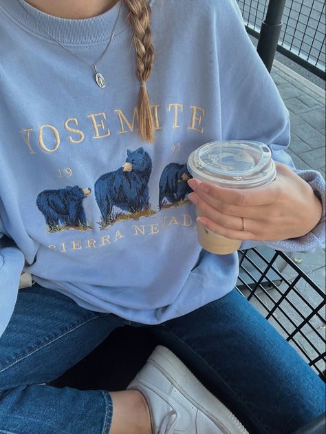 Yosemite Sweatshirt Brandy, Yosemite Brandy Melville, Brandy Melville Sweatshirt Outfit, Nevada Fashion, Reebok Aesthetic, Brandy Melville Hoodies, Brandy Melville Yosemite, Nevada Aesthetic, Brandy Melville Outfits Aesthetic