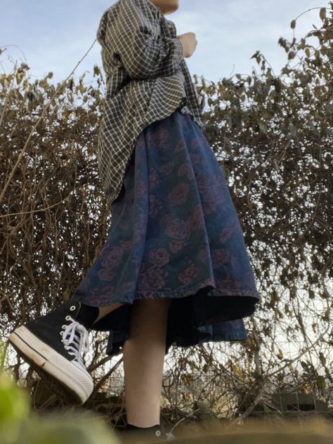 Skirt Flannel Outfit, Nonbinary Skirt Outfits, Flannel Outfit, Flannel Outfits, Edgy Outfits, Vintage Skirt, Skirt Outfits, Fashion Inspo Outfits, Outfit Of The Day