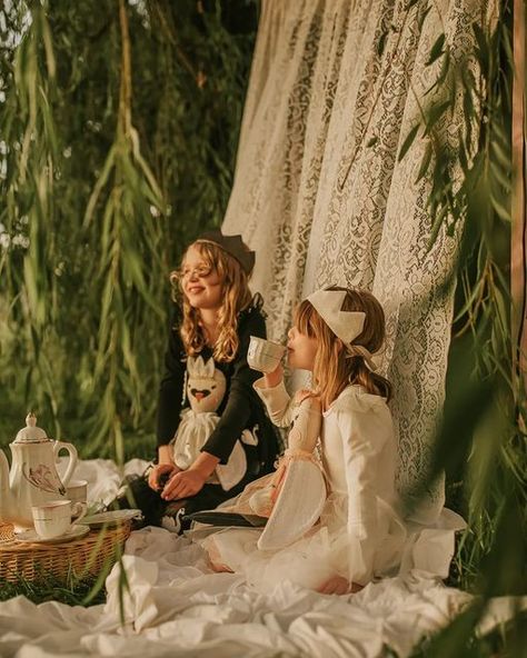 Tea Party Photoshoot, Tea Party Pictures, Tea Party Photography, Girls Picnic, Outdoor Tea Parties, Brittany Miller, Valentines Tea Party, Autumn Tea Party, Photoshoot Set