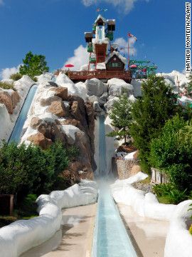 The first thing you see when you enter Blizzard Beach is 90-foot snowcapped Mount Gushmore, the world's most photographed faux-mountain and home to one of the fastest free-fall speed slides, Summit Plummet. Disney World Water Parks, Disney Water Parks, Disney Bucket List, Typhoon Lagoon, Disney Blizzard Beach, Beach Disney, Blizzard Beach, Alpine Ski, Disney Vacation Club