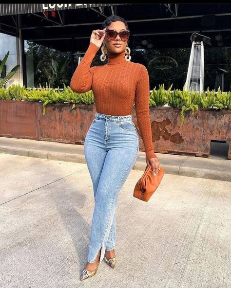 Patched Jeans Diy, Mum Jeans, Split Second, Business Casual Outfits For Work, Skirt And Sneakers, Pants Women Fashion, African Fashion Women Clothing, Classy Casual Outfits, Stylish Work Outfits