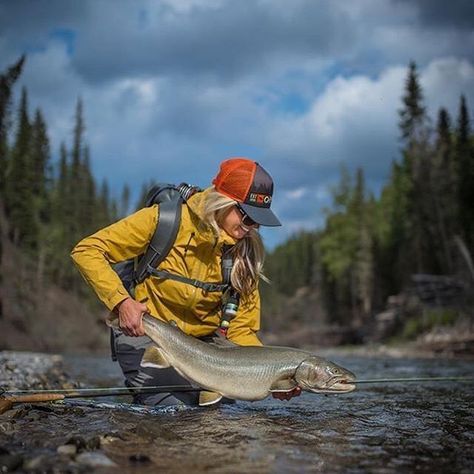 Timbre from @facelessflyfishing with her personal best trout. #5050onthewater  #Regram via @orvisflyfishing Fly Fishing Outfit, Fishing Outfit, Fishing Quotes, Fishing Girls, Sport Fishing, Gone Fishing, Trout Fishing, Fishing Humor, Best Fishing