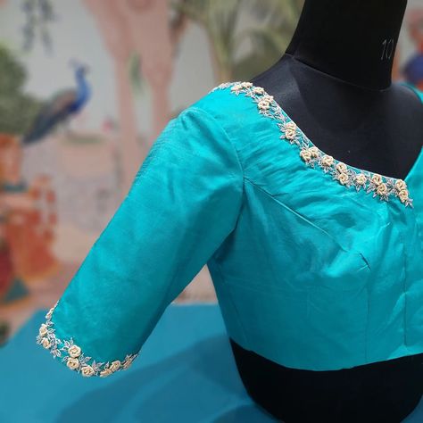 Teal blue blouse with intricate floral embroidery 💙 Beautiful teal blue adorned with intricate floral embroidery. This blouse features delicate detailing around the neckline and sleeves adding a touch @lantanaboutiquebangalore Marathahalli, bangalore #blouses #bridalembroidery #bridalblouse #lantanaboutique #marathahalli#bestdesign Teal Blue Blouse, Maggam Work Blouse, Latest Blouse Designs Pattern, Maggam Work Blouses, Blouse Hand Designs, Designer Blouse Patterns, Fancy Blouses, Blouse Designs Latest, Fancy Blouse Designs