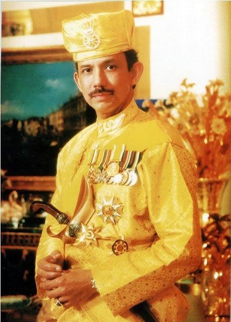 Hassanal Bolkiah -  Sultan of Brunei Hassanal Bolkiah, Sultan Of Brunei, Bandar Seri Begawan, Leica M6, I Was Here, Asian History, American Princess, Royal Brides, South China Sea