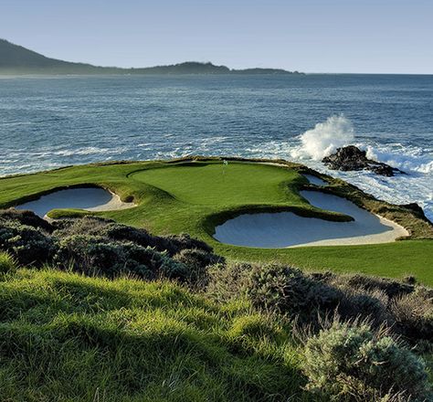 Pebble Beach Golf Course Photography, Top Golf Courses, Augusta Golf, Famous Golf Courses, Public Golf Courses, Golf Art, Best Golf Courses, Beach Golf, Pebble Pictures