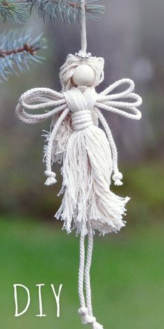 Christmas Angels Diy, Angel Diy, Macrame School, Macrame Angel, Diy Angels, Simple Macrame, Macrame Knots Pattern, Yarn Dolls, Diy Yarn Crafts