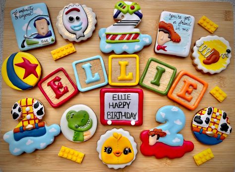 Toy Story Party Food, Toy Story Birthday Cake, Woody Birthday, Toy Story Cookies, Toy Story Party Decorations, Cartoon Cookie, Toy Story Baby, Cookies Theme, Toy Story Cakes