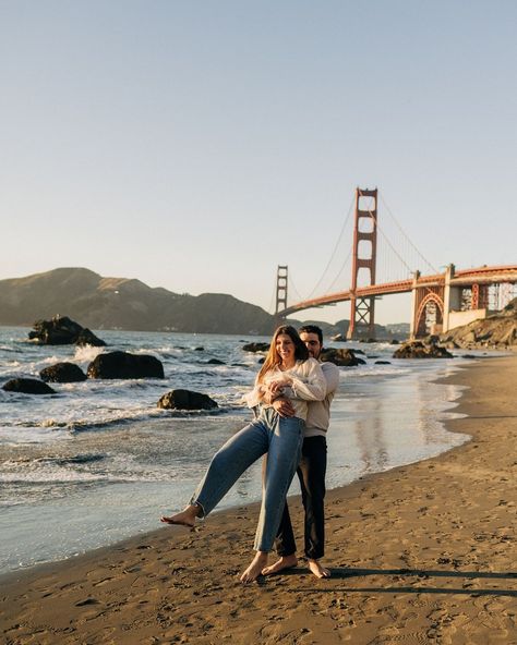 San Francisco Photographers (@hanleighphoto) • Instagram photos and videos Engagement Photoshoot San Francisco, San Francisco Couple Pictures, Engagement Photos San Francisco, San Francisco Engagement Photos, San Francisco Engagement, Location Inspiration, Engagement Photo Outfits, Engagement Sessions, Photo Outfit